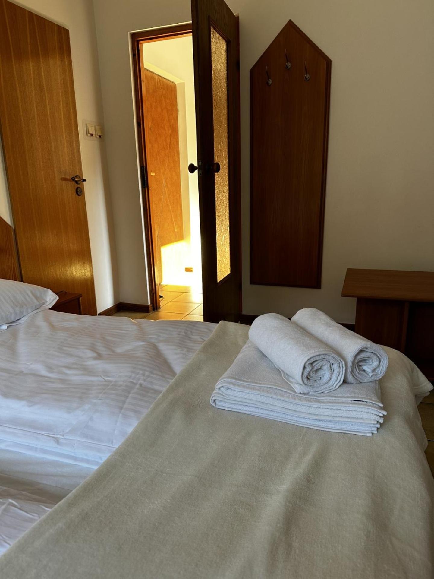 Hotel Ramzes II Niechorze Exterior foto
